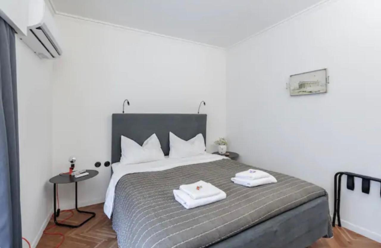 House In House At The Heart Of Exarchia, Extremely Central アテネ エクステリア 写真