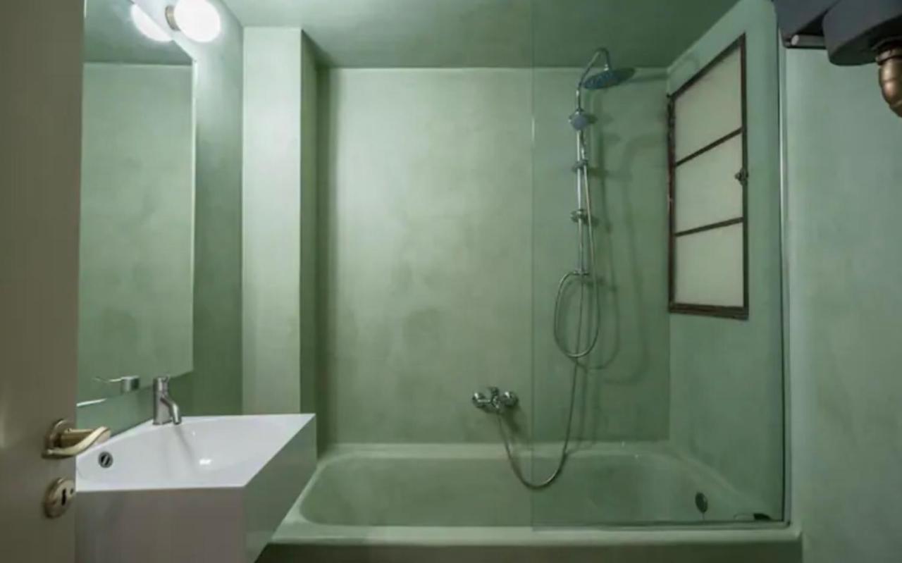 House In House At The Heart Of Exarchia, Extremely Central アテネ エクステリア 写真